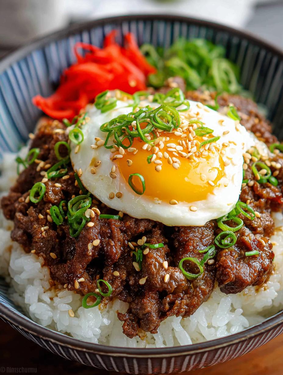 Gyudon: 5 Secrets for the Perfect Beef Bowl - Gyudon - additional detail